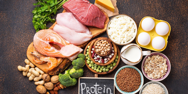 Top 20 alimente bogate în proteine: tabel și ghid practic